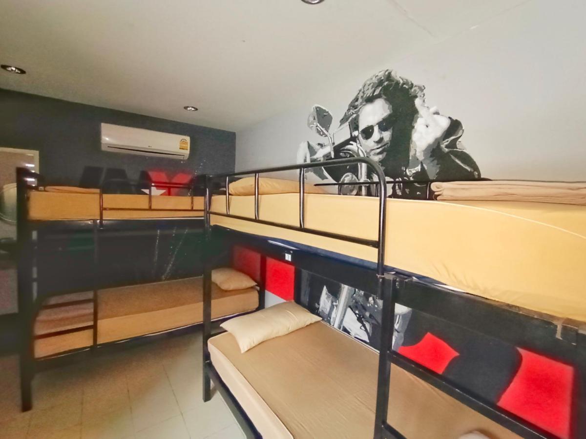 Wet! A Pool Party Hostel By Wild & Wandering Haad Rin Bagian luar foto