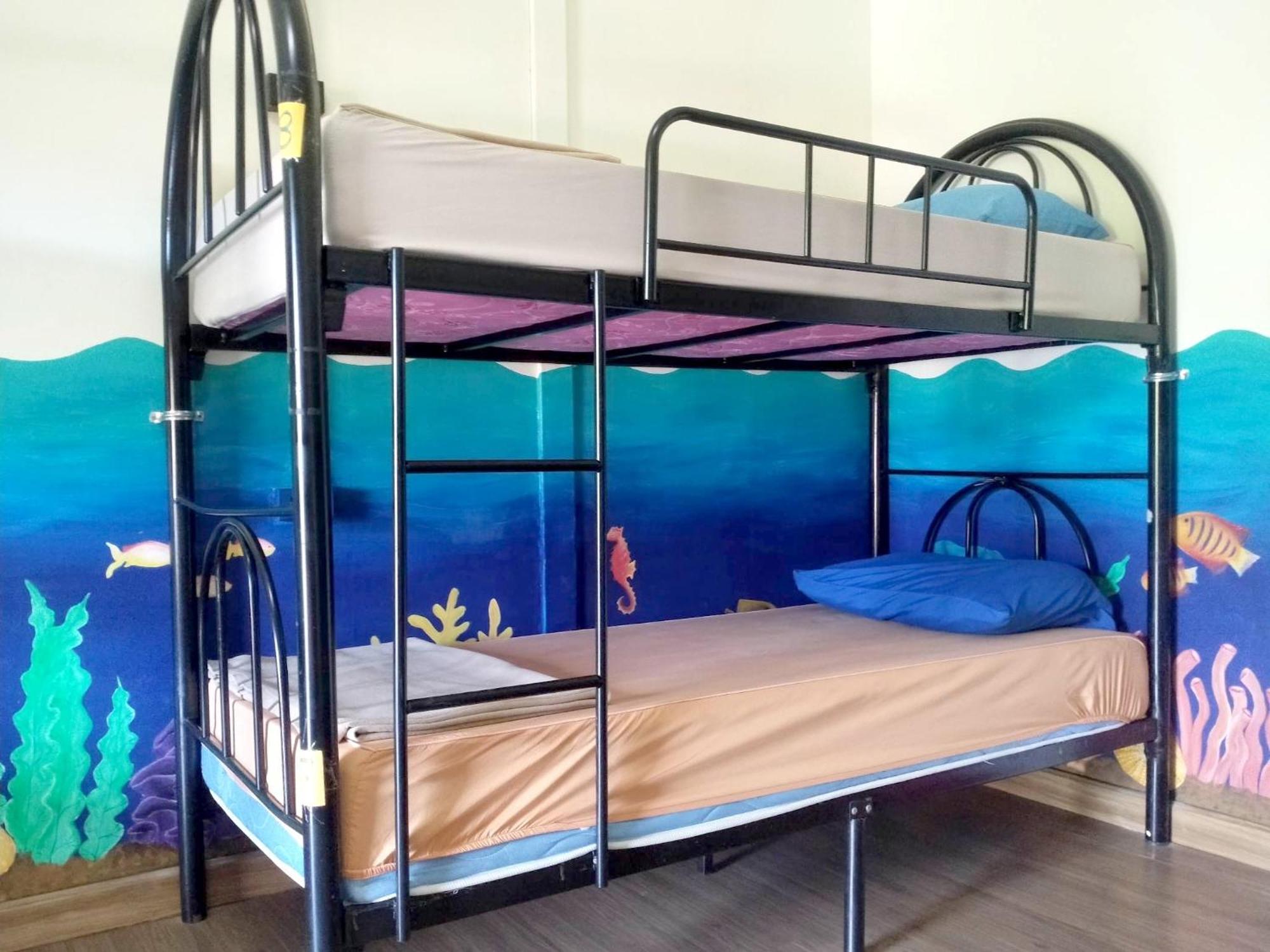 Wet! A Pool Party Hostel By Wild & Wandering Haad Rin Bagian luar foto